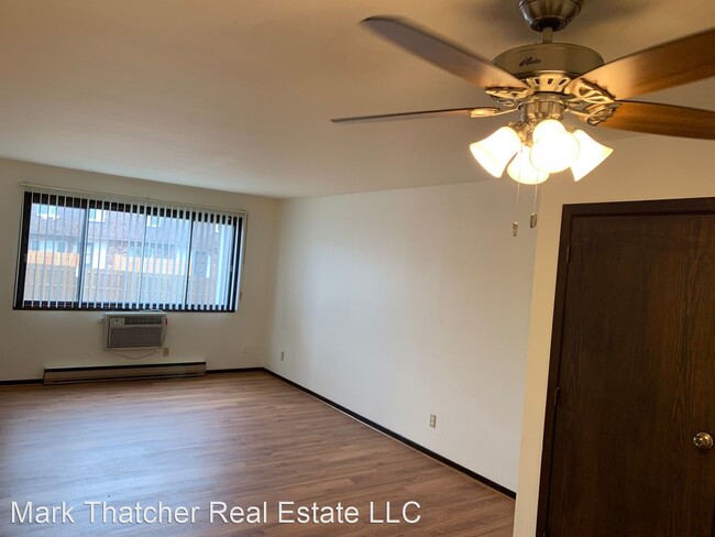 Foto del edificio - 841-843 Eastern Ave