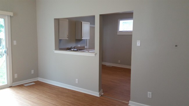 Foto del edificio - 1338 N Oakland Ave