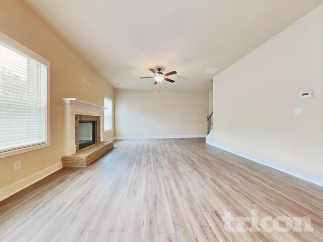 Building Photo - 121 Kennelsman Dr