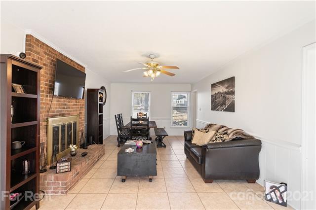 Foto del edificio - 438 Blue Rock Dr