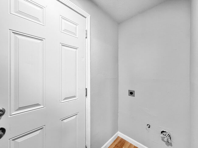 Foto del edificio - 4936 S Briarwood Dr