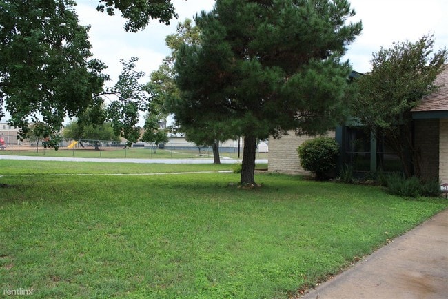 Building Photo - 3 br, 2 bath House - 710 Lakeview Cv Lakeview
