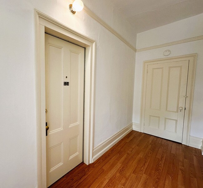 Foto del edificio - 524 Western Ave
