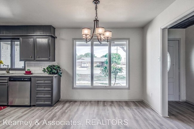 Foto del edificio - 3 br, 2 bath House - 5201  93rd Street