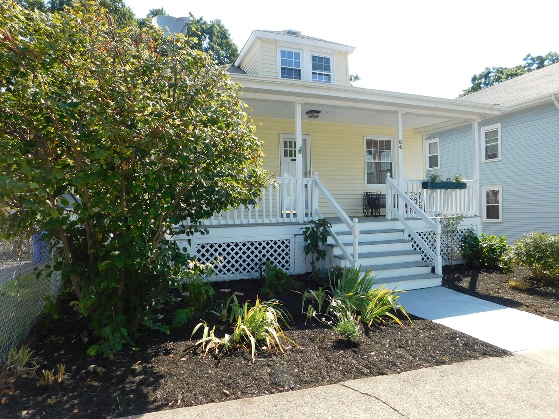 64 Wilcox Ave, Pawtucket, RI 02860 House Rental in Pawtucket, RI