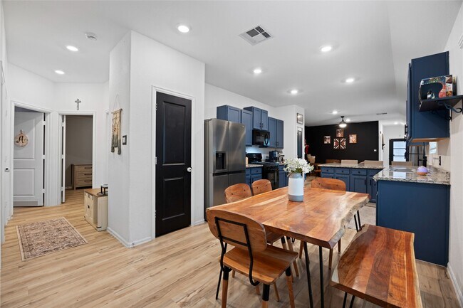 Foto del edificio - 10417 Pineland Dr