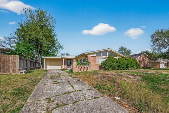 Foto del edificio - 6426 Mobud Dr