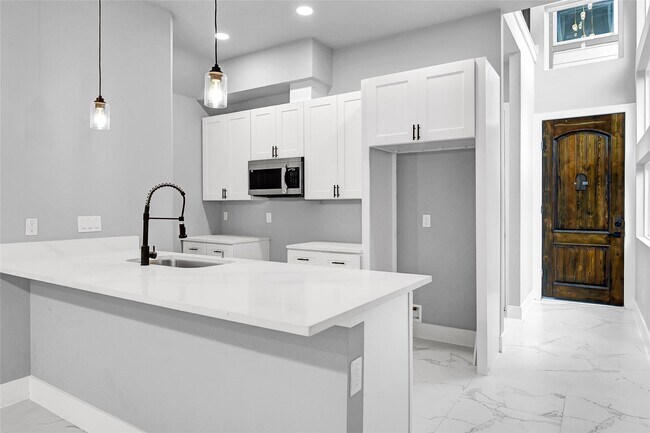 Foto del edificio - 7940 Angus St