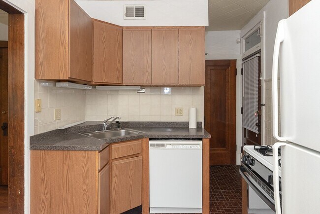 Foto del edificio - 3617 N Paulina St