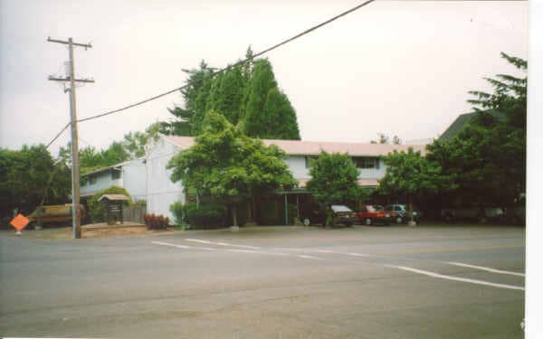 Primary Photo - Willamette Manor Townhouse