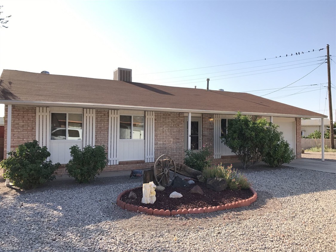 Primary Photo - 202 Plainview Dr