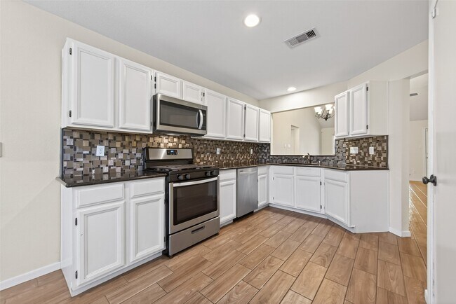 Foto del edificio - 2502 Old Oak Ln