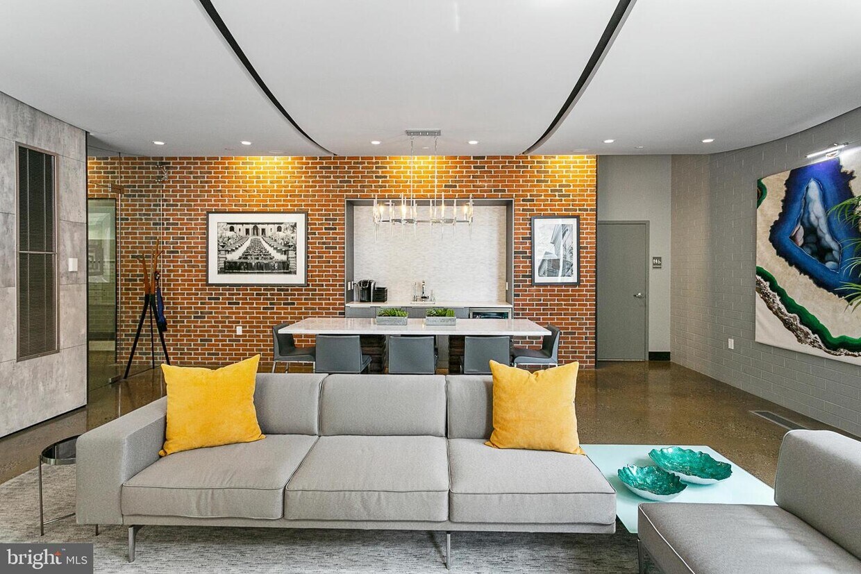 Foto principal - 2125 14th St NW