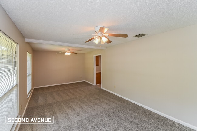 Building Photo - 1512 Rebecca Dr