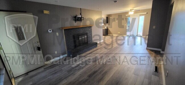 Foto del edificio - 425 Heather St