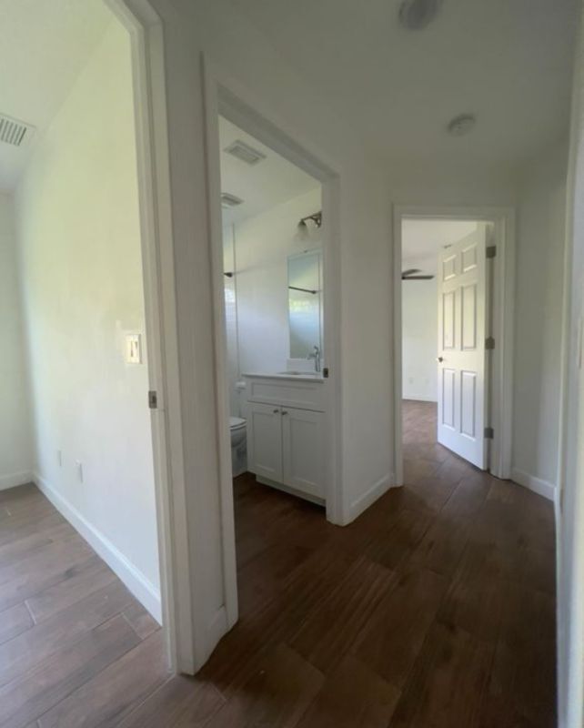 Foto del edificio - 2426 13th Ave SW