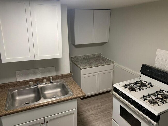 Foto del edificio - Newly renovated 2 bedrooms 1 bath duplex