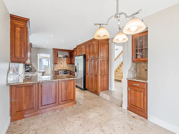 Foto principal - 5805 Midway Dr