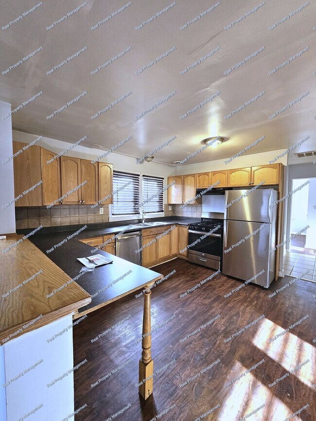 Foto del edificio - Three Bedroom Ranch located in Hobart!