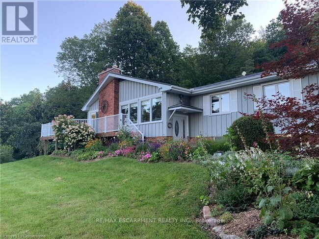 Photo du bâtiment - 5086 Walkers Line