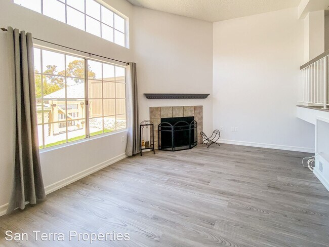 Building Photo - 3 br, 2.5 bath House - 8753 Spring Canyon ...