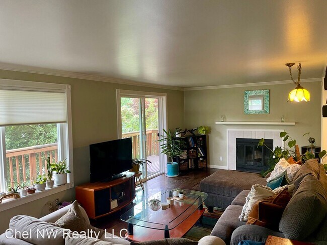 Foto del edificio - 2 br, 1 bath House - 5008 Puget Blvd SW