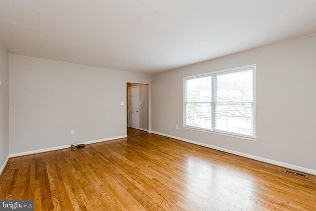 Foto del edificio - 517 Stockbridge Ct