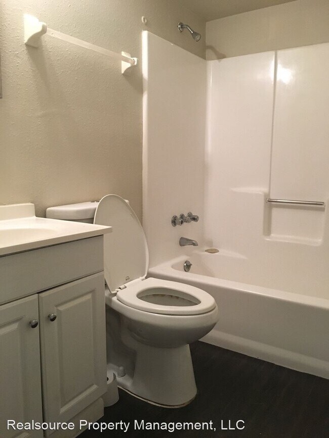 Building Photo - 2 br, 1 bath House - 1731 Birchwood Circle...