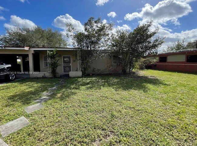 Building Photo - 15735 E Bunche Park Dr