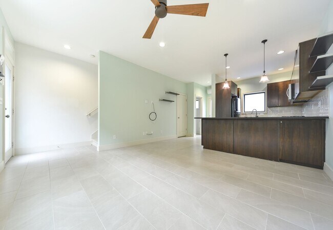 Building Photo - Nice 3 beds / 2.5 baths Townhouse in Colum...