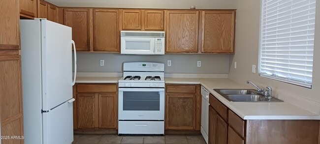 Foto del edificio - 11191 W Palm Ln