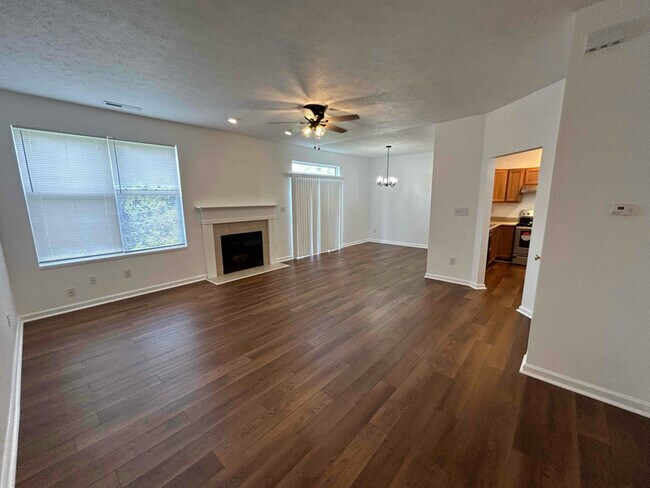 Foto del edificio - 6306 Bishops Pond Ln