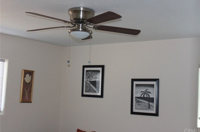 Foto del edificio - 40979 Mayberry Ave