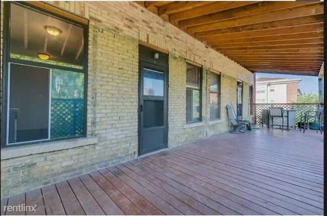 Building Photo - 330 E 18th St