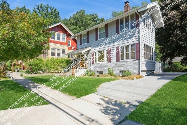Foto del edificio - 3315 Woodland Ave