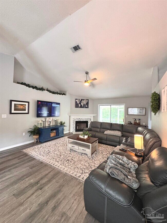 Foto del edificio - 2404 Houston Cir