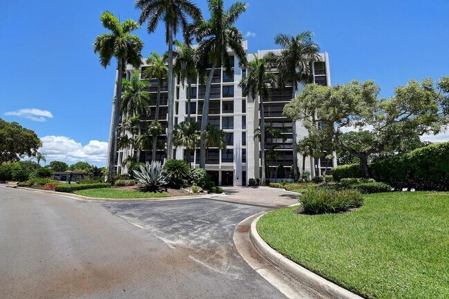 Foto del edificio - 7738 Lakeside Blvd