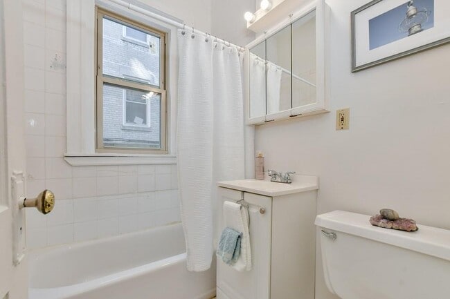 Foto del edificio - 1673 Commonwealth Avenue