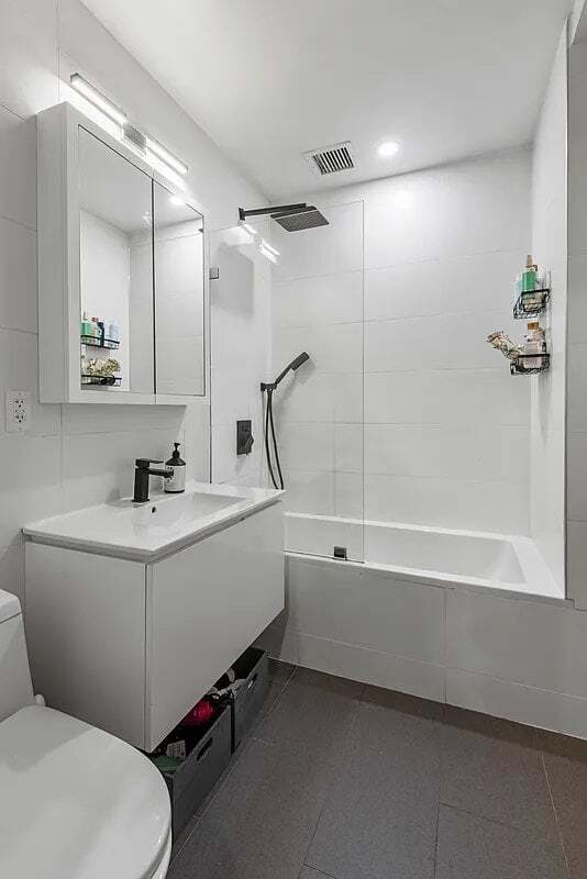 Foto del edificio - 241 W 75th St