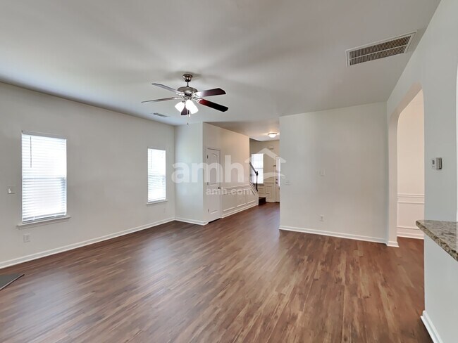 Foto del edificio - 3389 Gardenside Walk SW