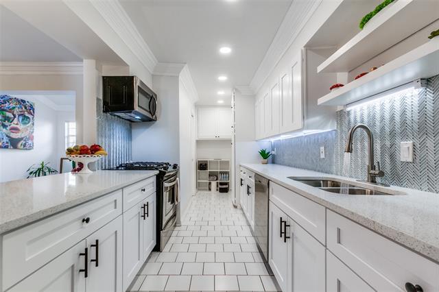 Foto del edificio - 5901 Copperwood Ln