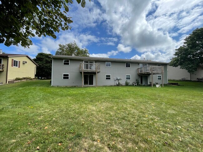 Foto del edificio - 6827 Sunset Meadow Dr