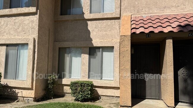 Foto del edificio - 82567 Ave 48