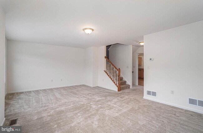 Foto del edificio - 6383 Creekbend Dr