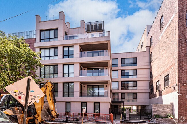 Building Photo - 250 Water St