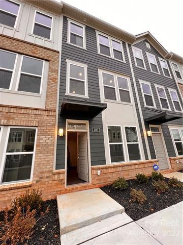 Building Photo - 3011 Citizens Ln
