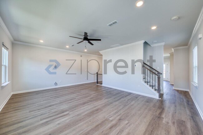 Foto del edificio - 1467 Hasse Ave