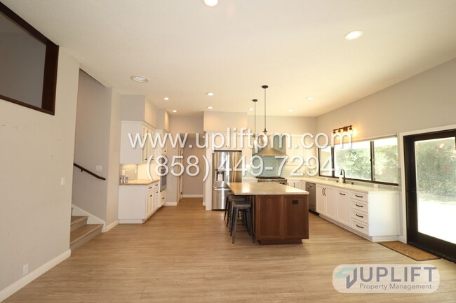 Building Photo - 4721 Meadowridge Rd