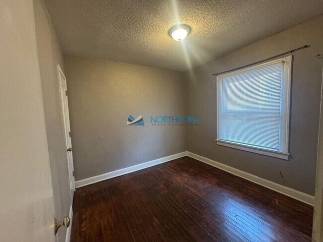Foto del edificio - 604 1/2 Lowell Ave