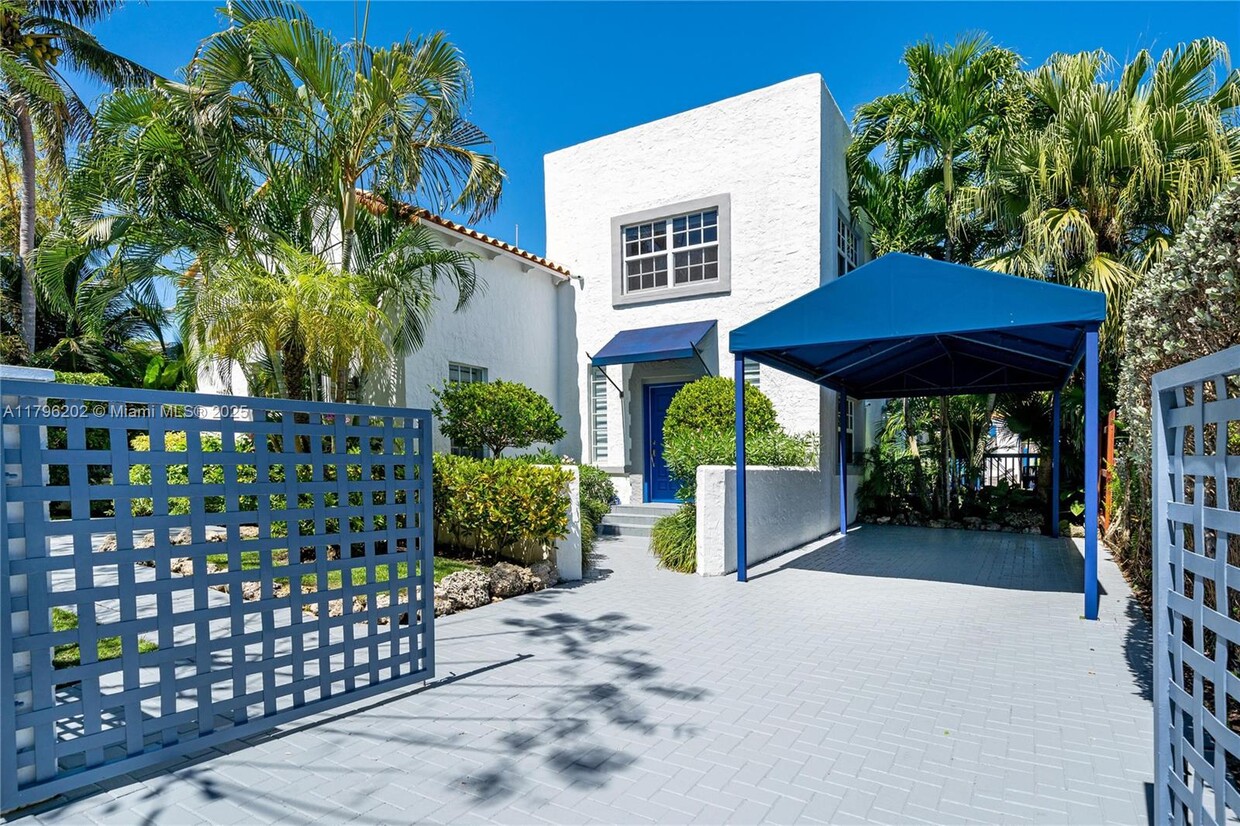 Foto principal - 1567 Bay Dr